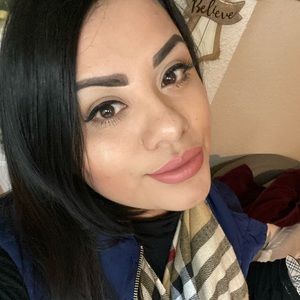 Meet your Posher, Iris